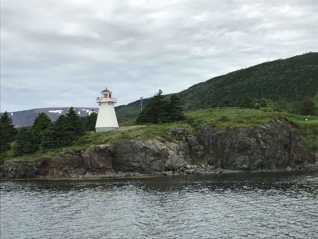 lighthouse-in-gros-morne