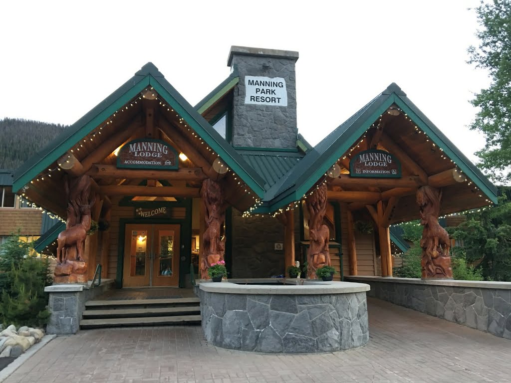 Front entrance to Manning Park Resort