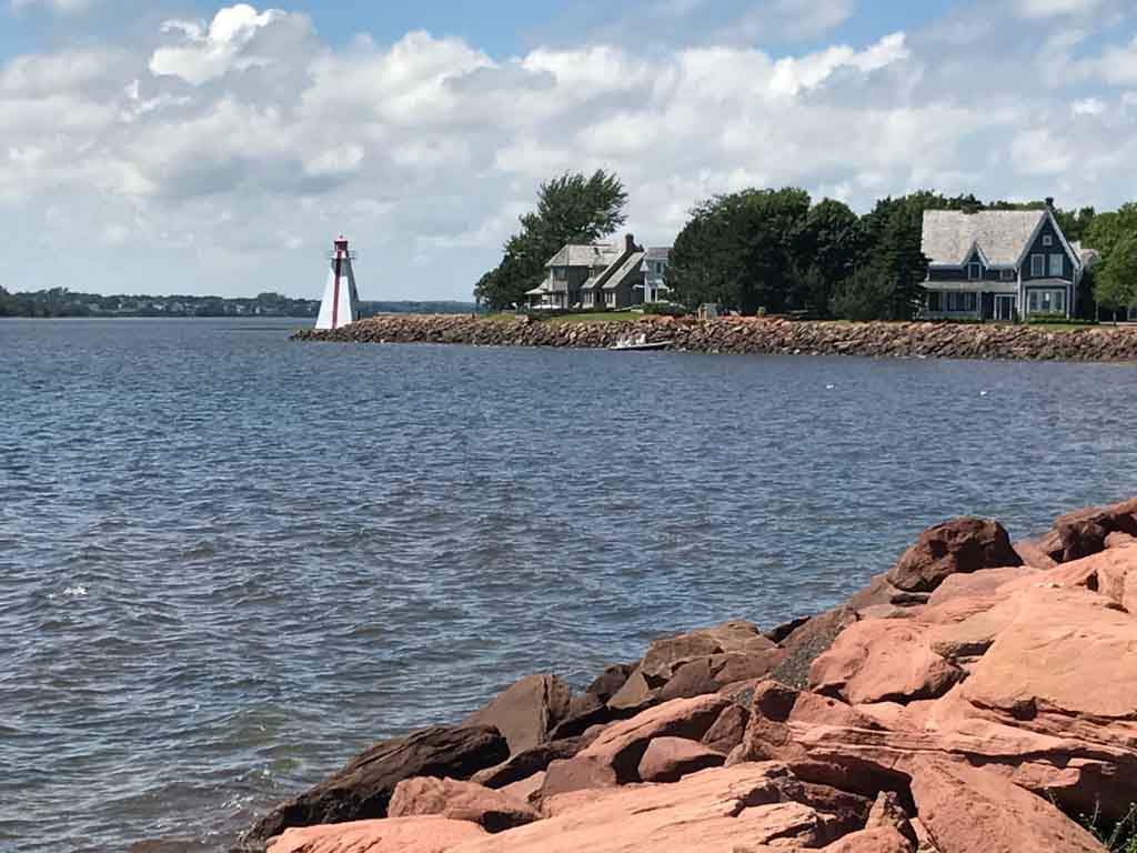 lighthouse-on-point-in-pei