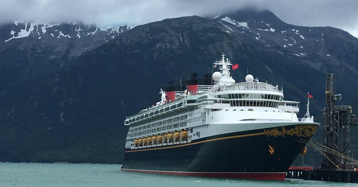 disney-wonder-cruise-ship-in-alaska