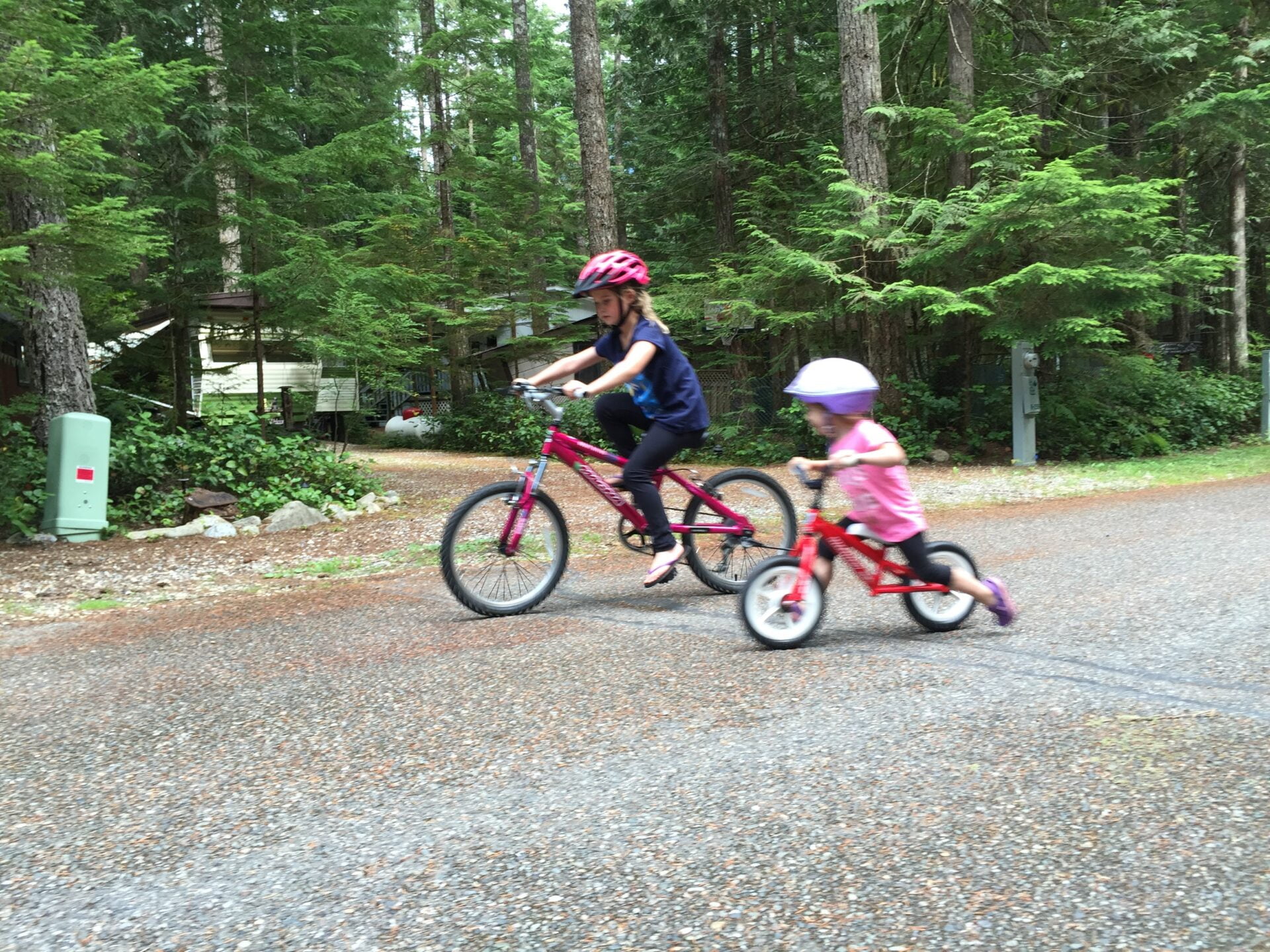 kids-on-bikes-at-the-glen
