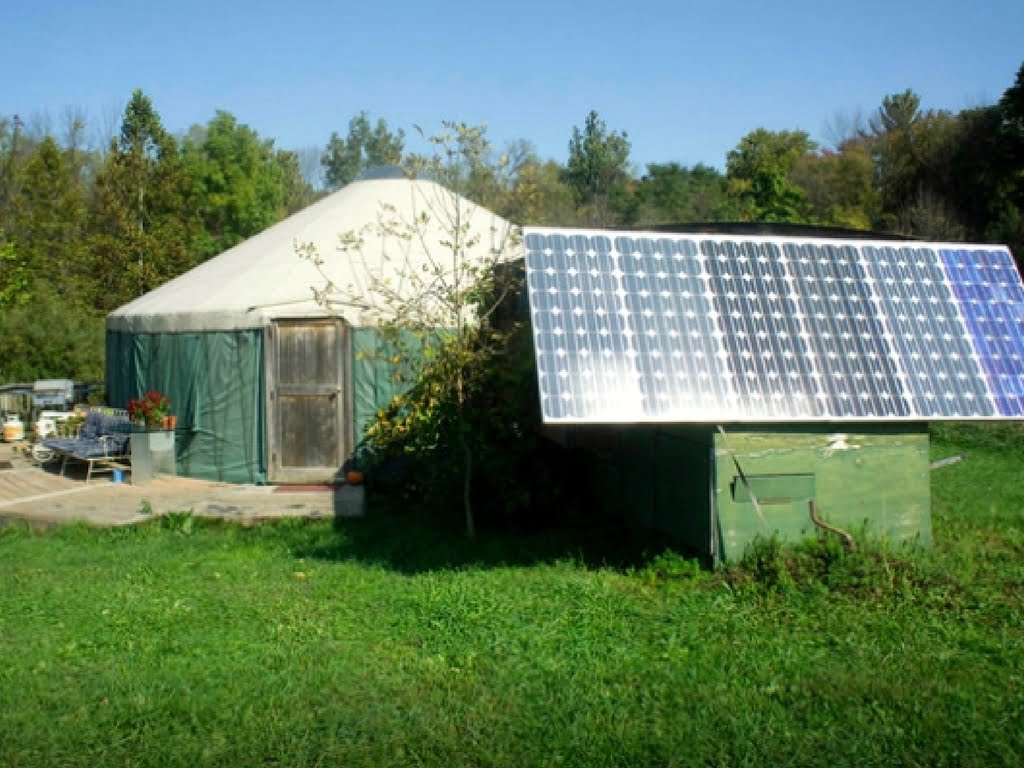 yurt-with-solar-panels