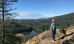 girl-at-top-of-high-knoll-trail