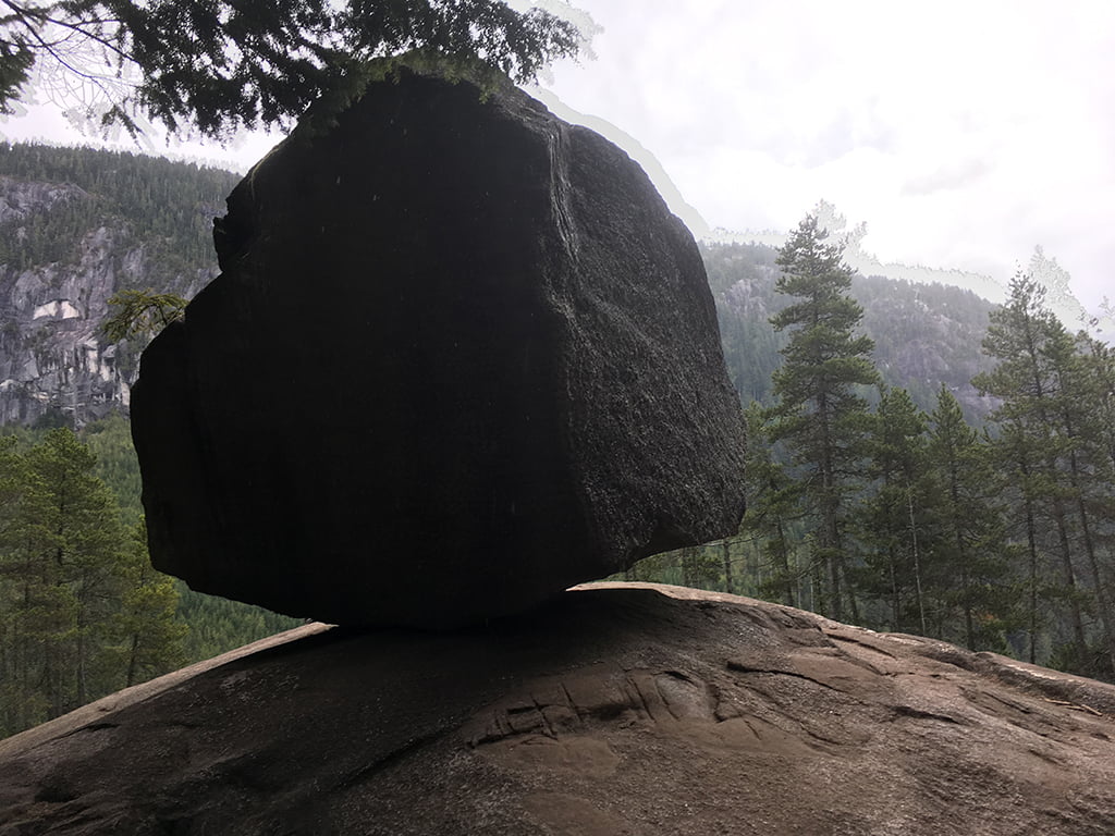 large-boulder-on-cliff