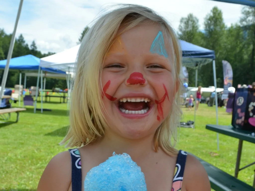 little-girl-eating-snowcone