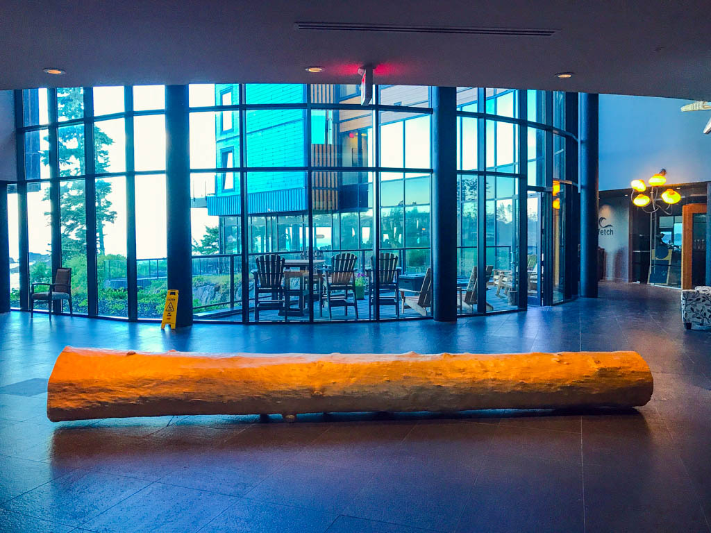log-inside-hotel