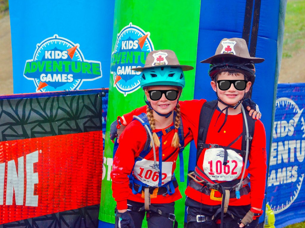 kids-dressed-as-mounties-for-race