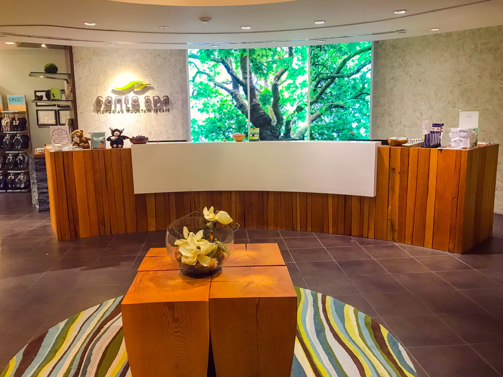 spa-front-desk-at-bear-mountain-resort