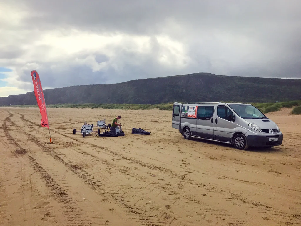 unloading-blokarts-on-beach