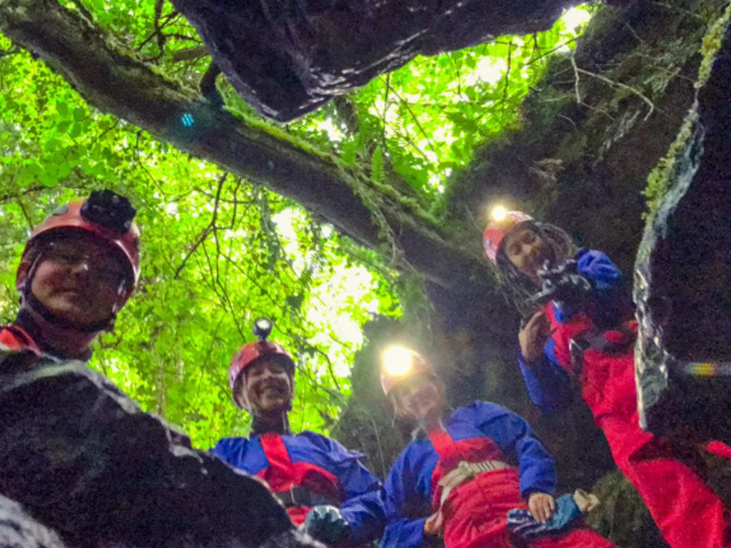 people-ready-for-caving
