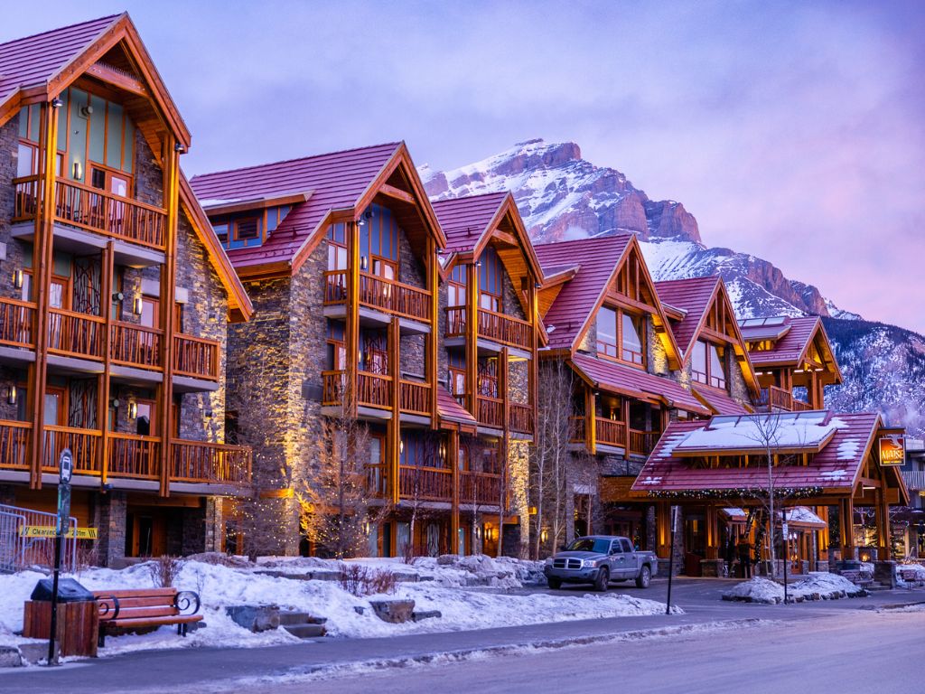 front entrance of the moose hotel and suites, best family hotel in Banff