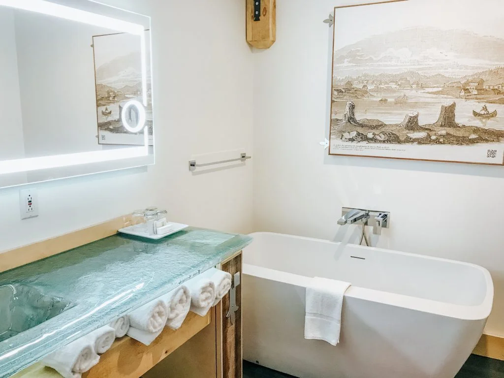 bathroom at le baluchon éco villégiature