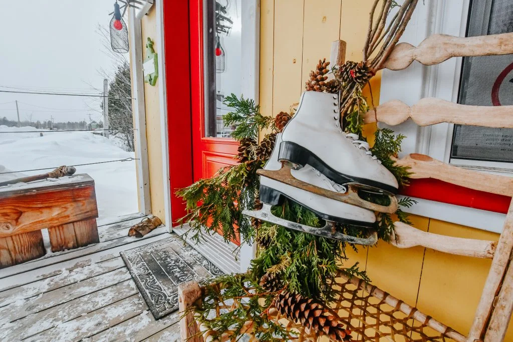 front entrance of le baluchon éco villégiature