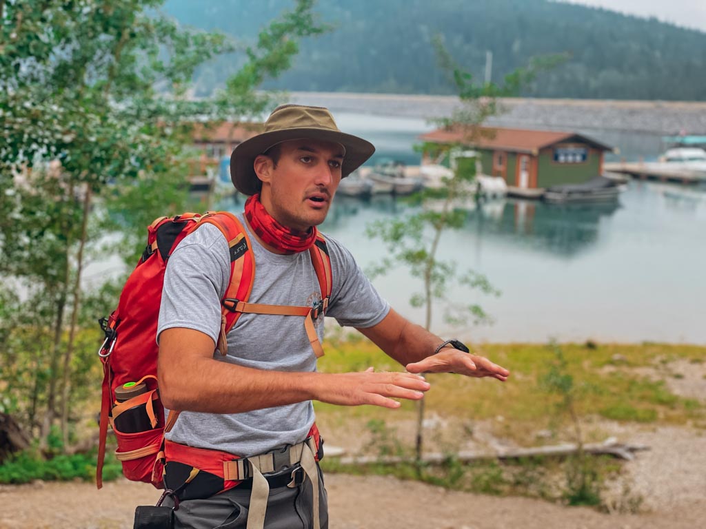 hiking guide explaining the trip plan