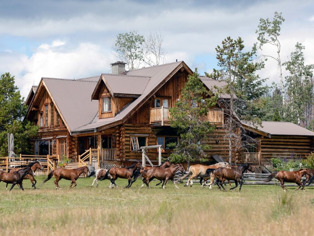 iwash Lake Wilderness Resort, 70 Mile House, British Columbia