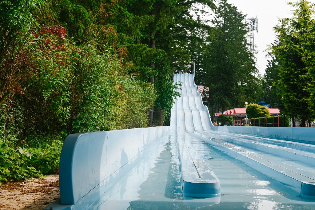 5 tall side by side racing slides at cultus lake waterpark