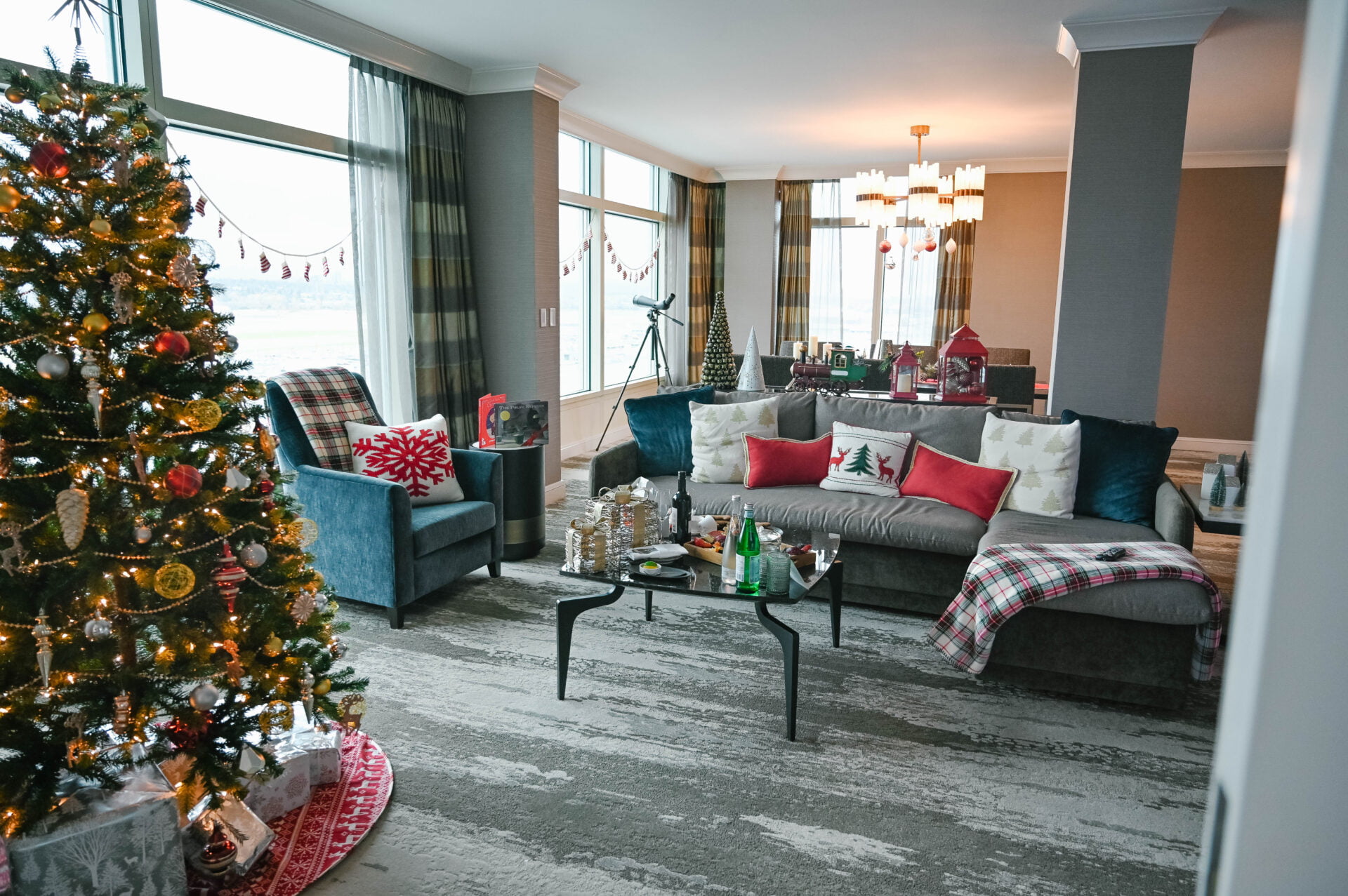 living room of the holiday suite at the hotel vancouver christmas at the fairmont yvr
