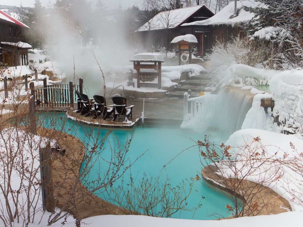 an outdoor hot tub in the wintertime