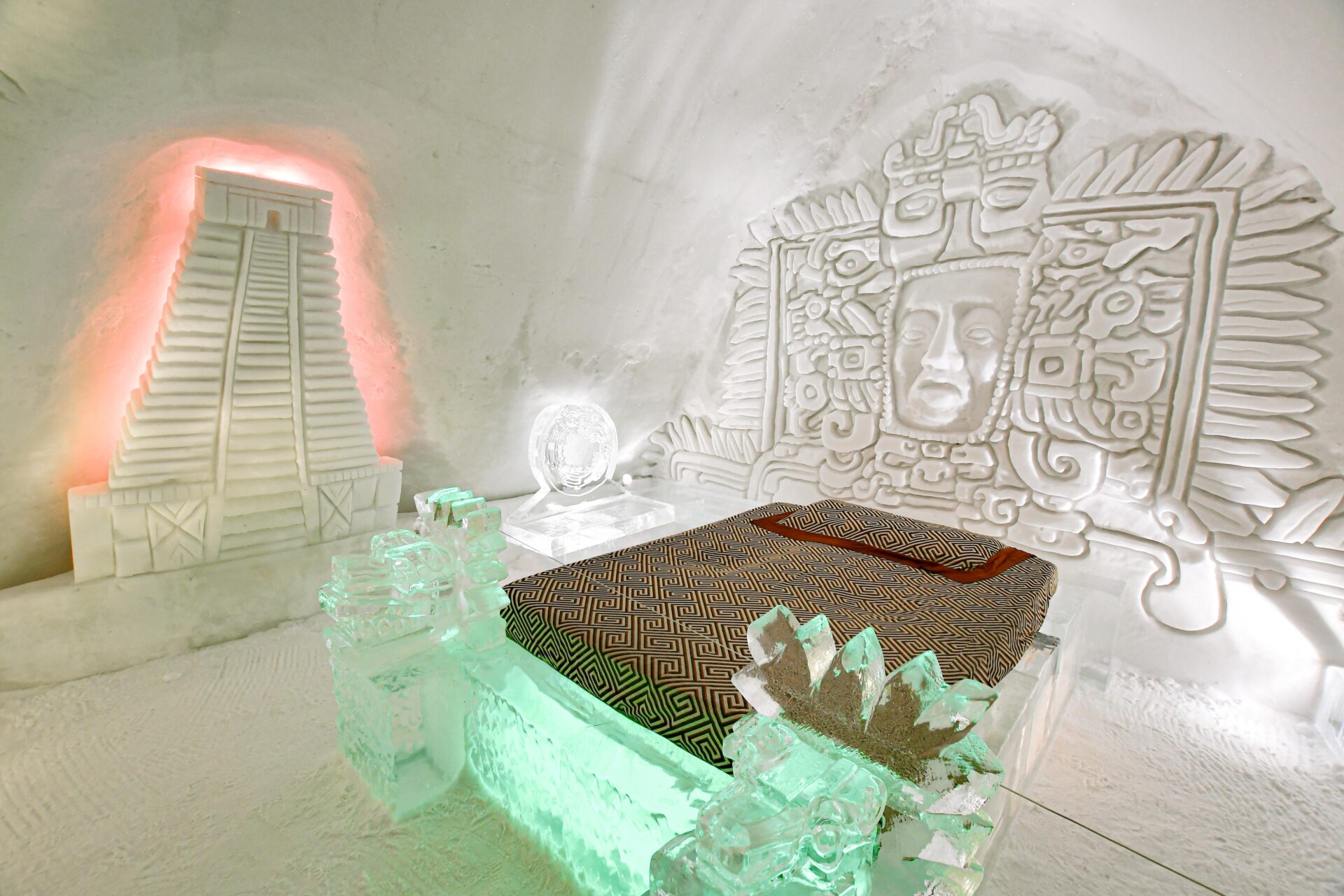 a mayan themed room inside the Hôtel de Glace