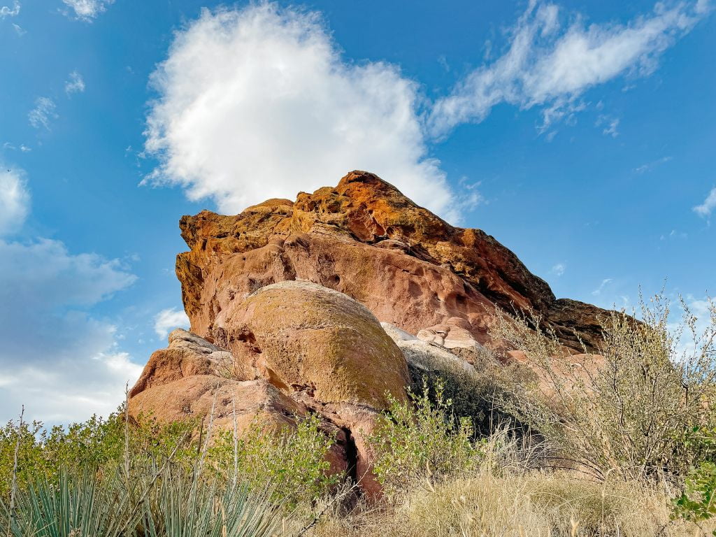 reddish brown coloured rocks in colorado