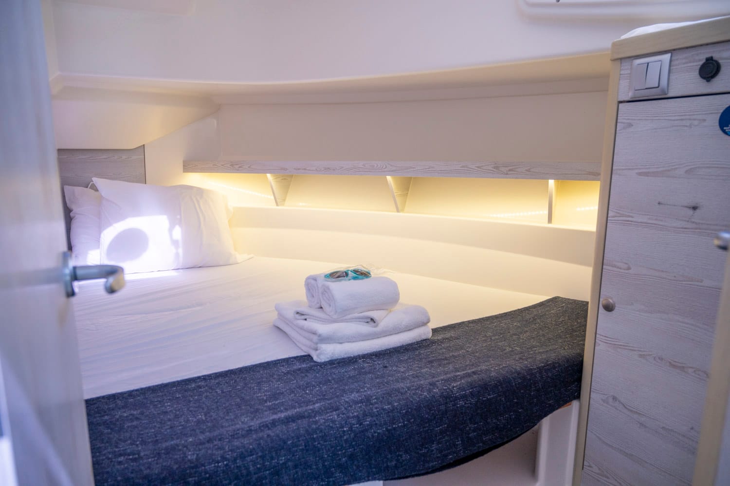 front v-berth bedroom of a le boat