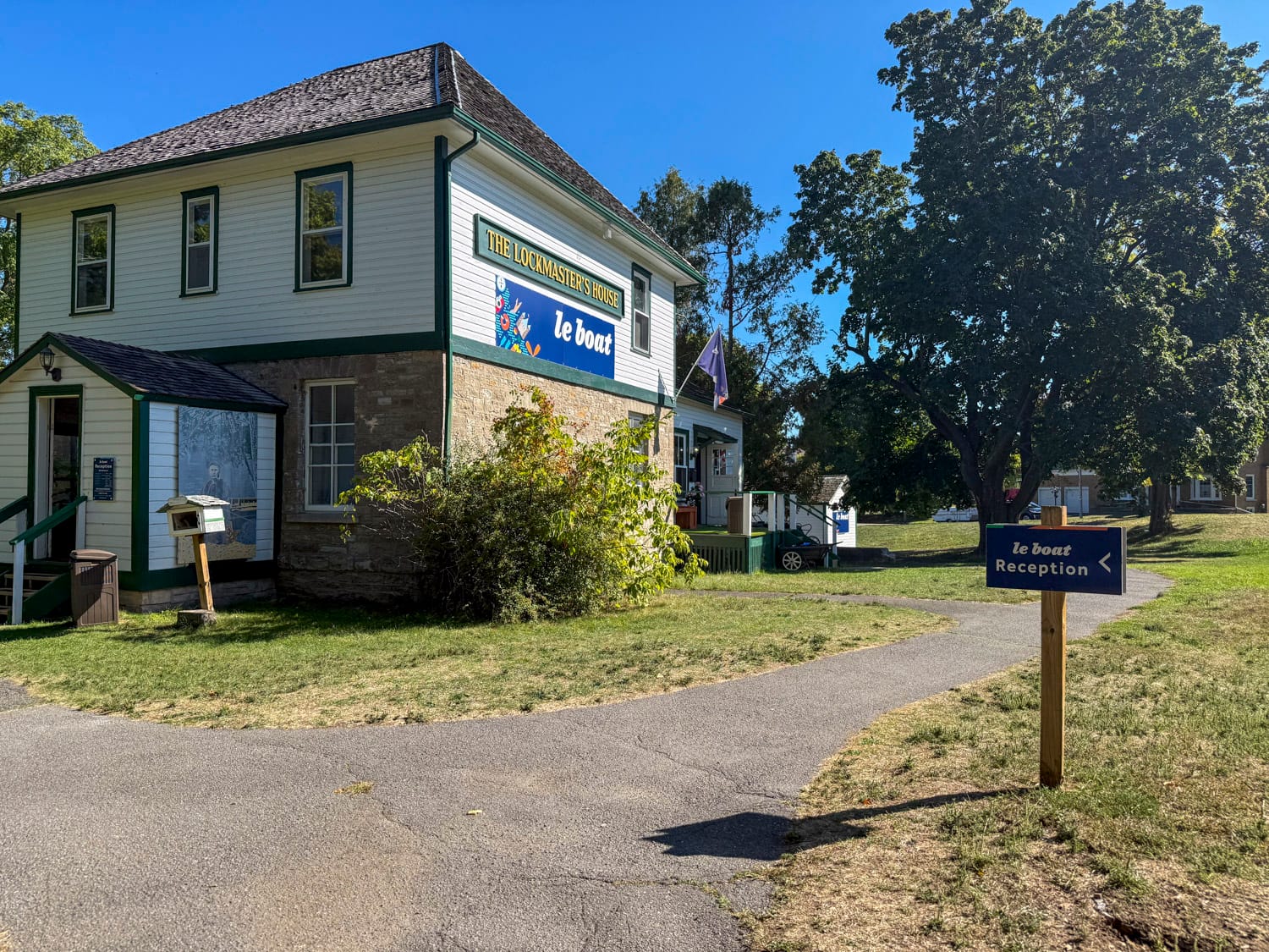 outside the smith falls le boat base building