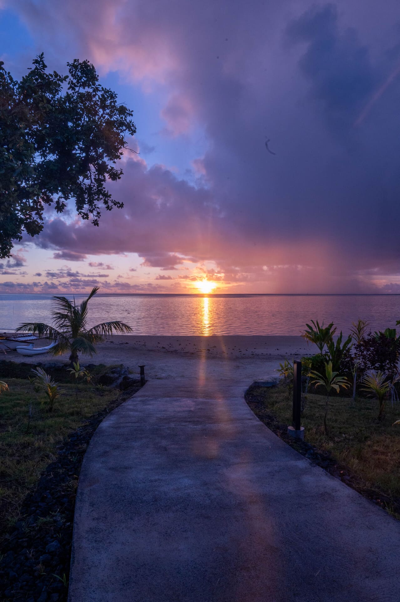 Sunset at Apatoa Raiatea